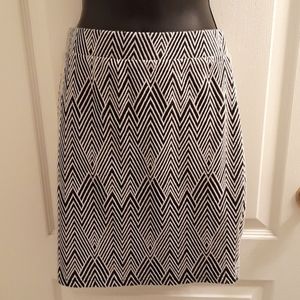 💕CUTE💕Suzy Shier geometric pencil skirt